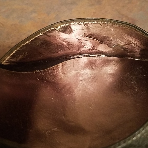 Shoes - Picture 4 of 6